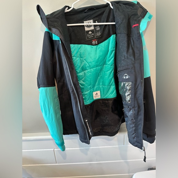 686 ski jacket - Picture 9 of 11